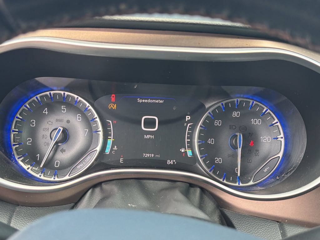 Used 2017 Chrysler Pacifica Touring-L Plus FWD image 16
