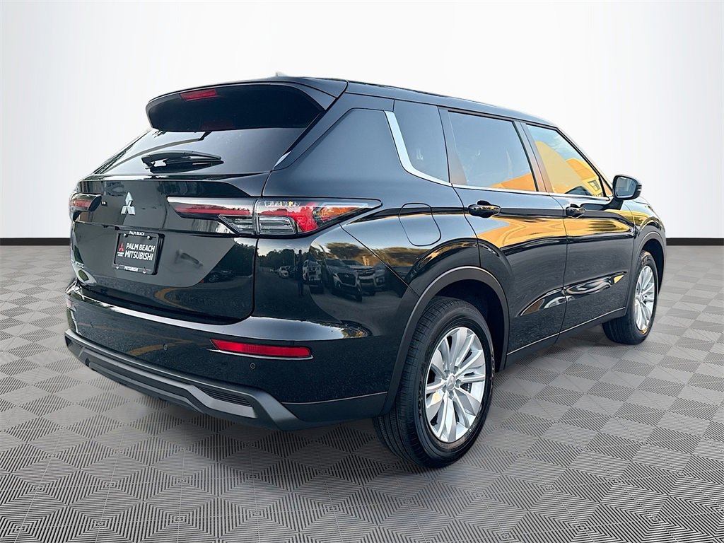 New 2026 Mitsubishi Outlander ES image 5