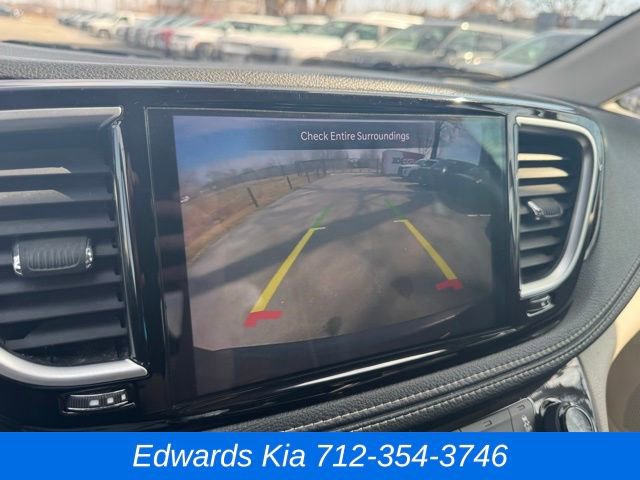 Used 2021 Chrysler Pacifica Limited image 28