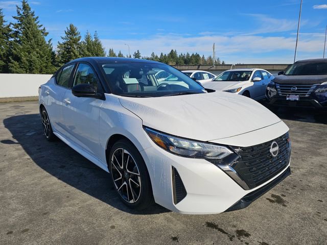 Used 2025 Nissan Sentra SR w/ SR Premium Package image 3