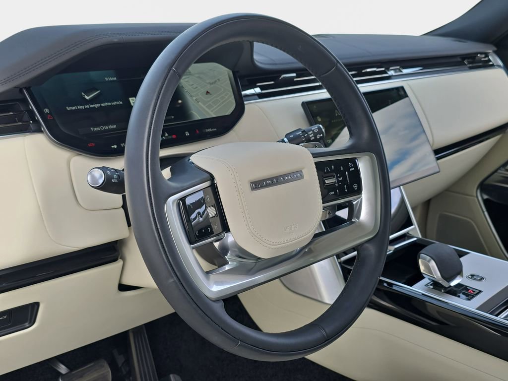 Certified 2025 Land Rover Range Rover SE AWD/4WD image 17