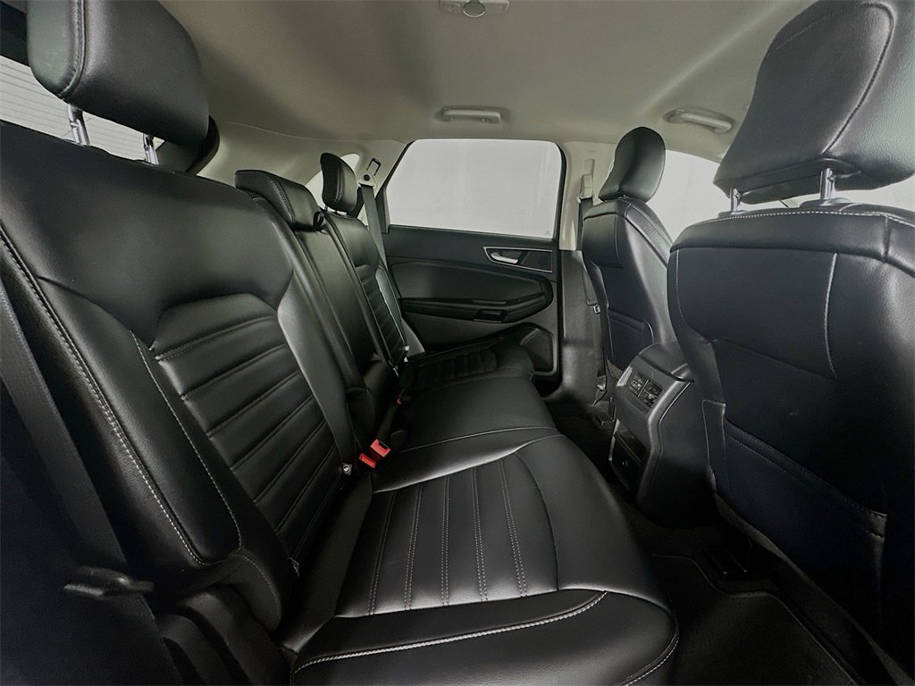Used 2023 Ford Edge SEL image 9