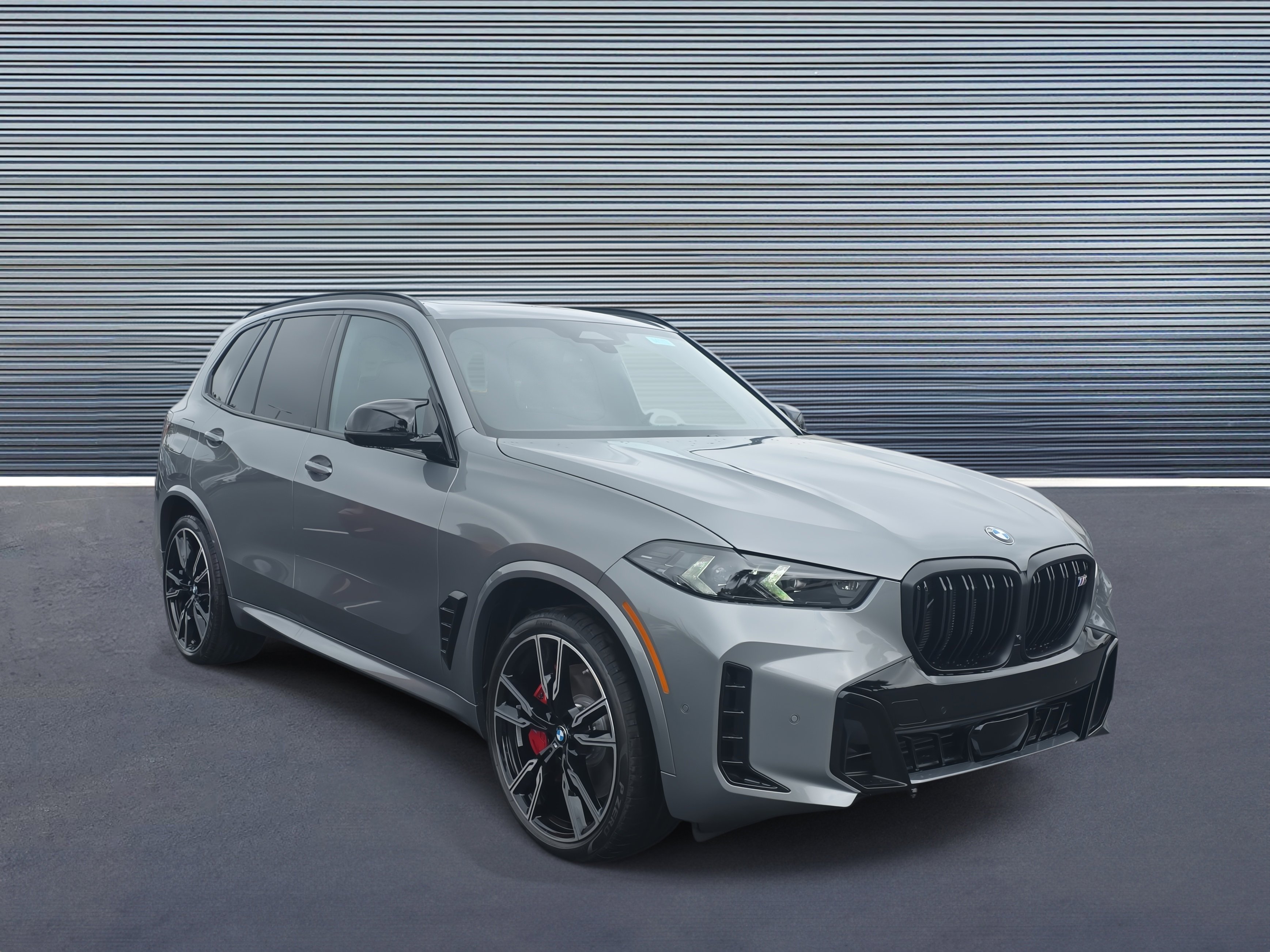 New 2026 BMW X5 M60i w/ Executive Package image 2