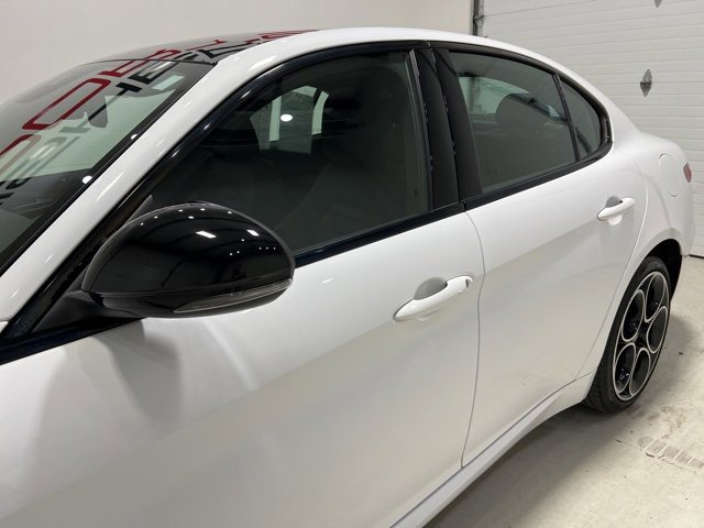 Used 2023 Alfa Romeo Giulia Veloce image 11