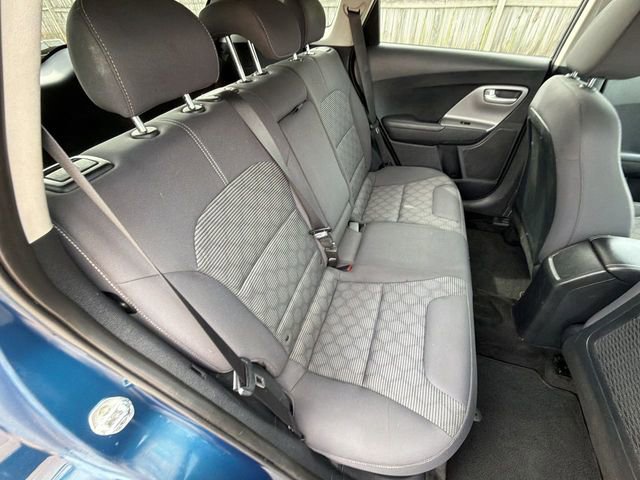 Used 2017 Kia Niro LX image 27