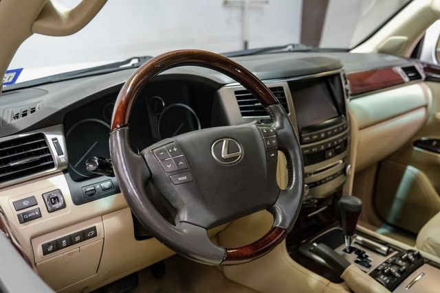 Used 2014 Lexus LX 570 4WD image 19