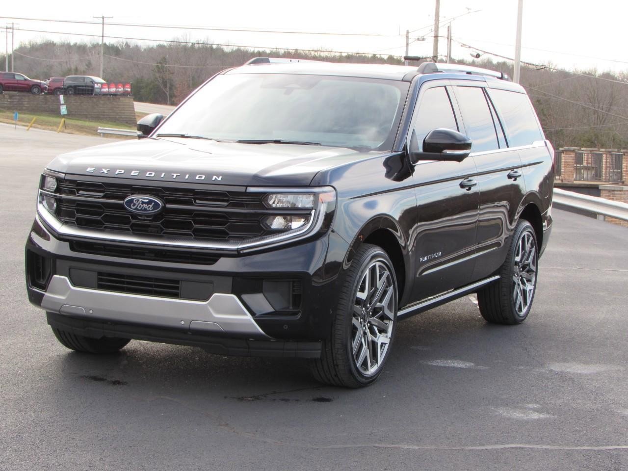 New 2025 Ford Expedition Platinum w/ Platinum Ultimate Package image 3