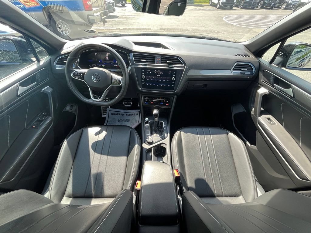 Certified 2024 Volkswagen Tiguan SE R-Line AWD/4WD image 14