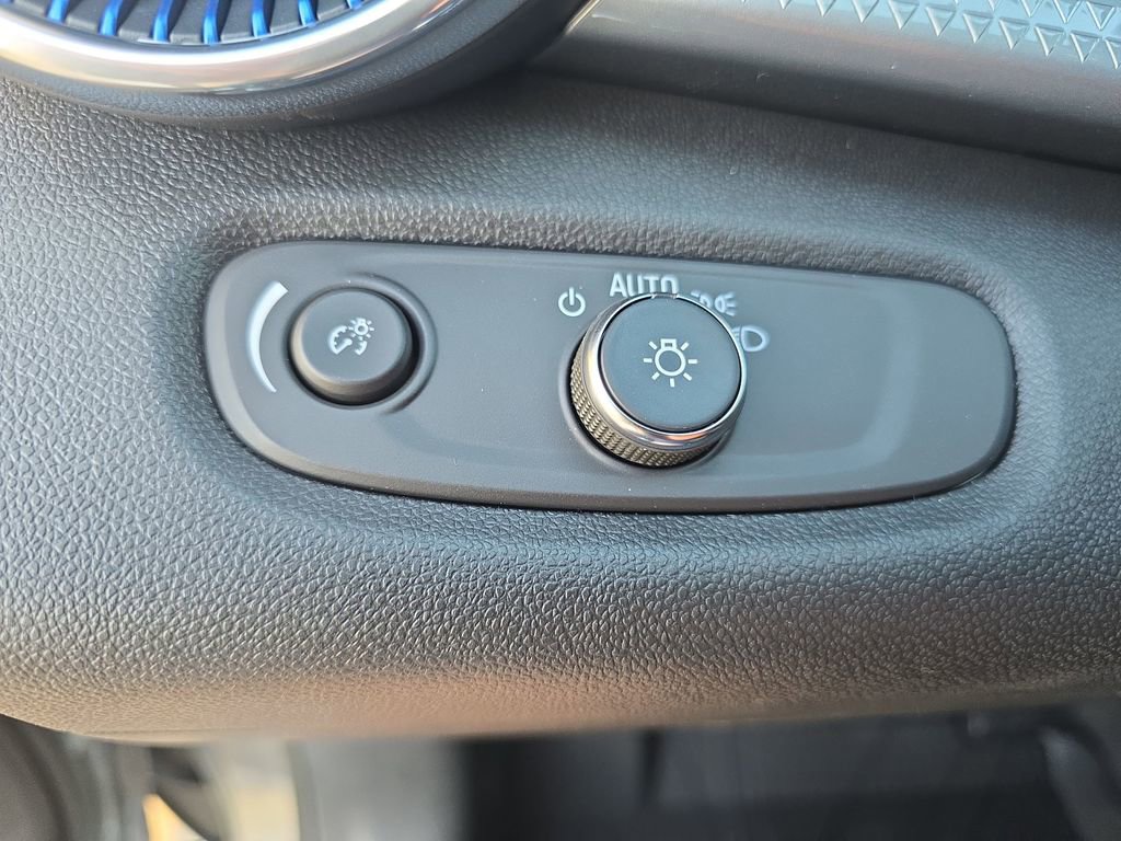 New 2026 Chevrolet Trax LT w/ LT Convenience Package image 26