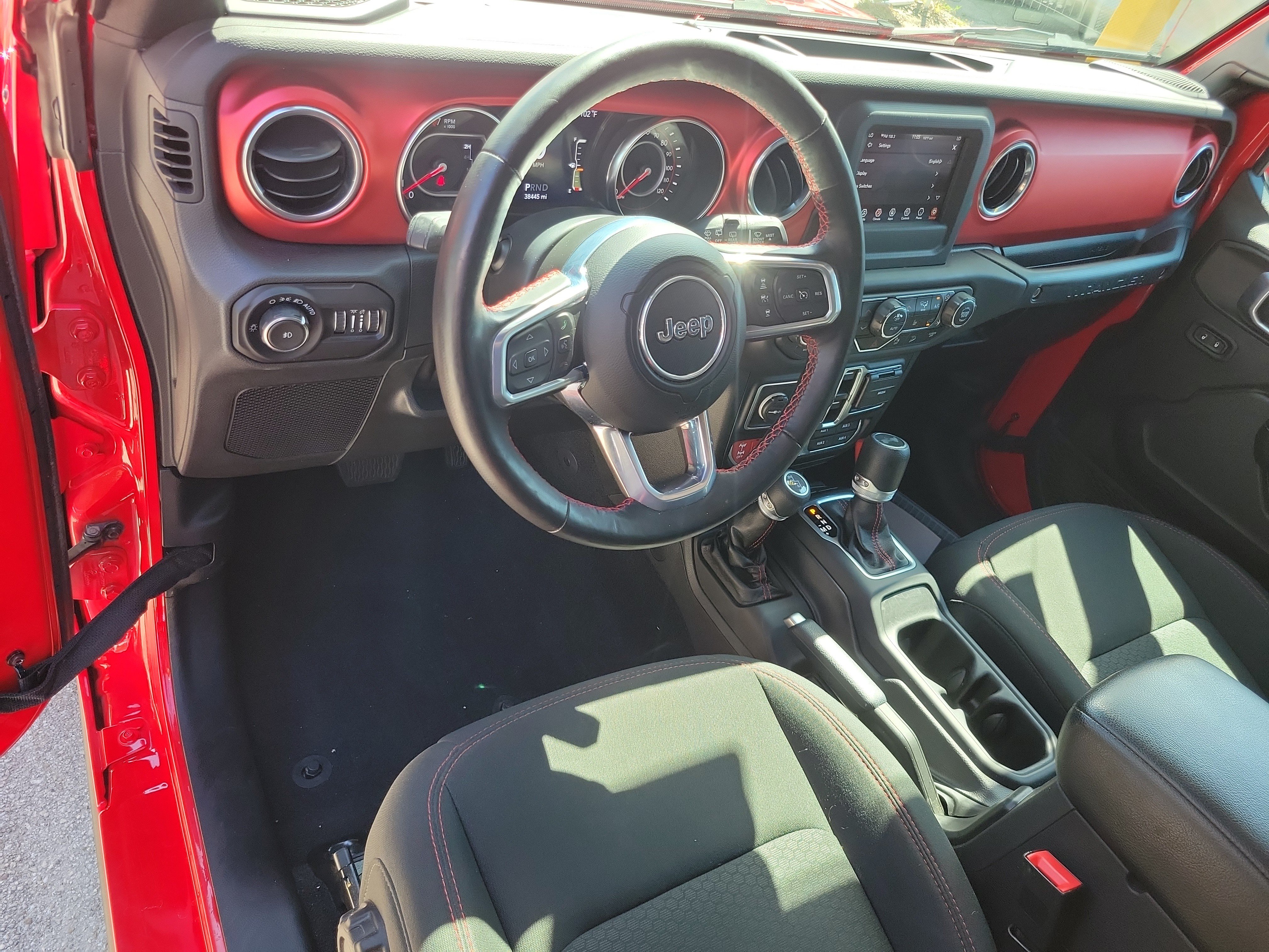 Used 2021 Jeep Wrangler Unlimited Rubicon w/ Safety Group AWD/4WD image 12