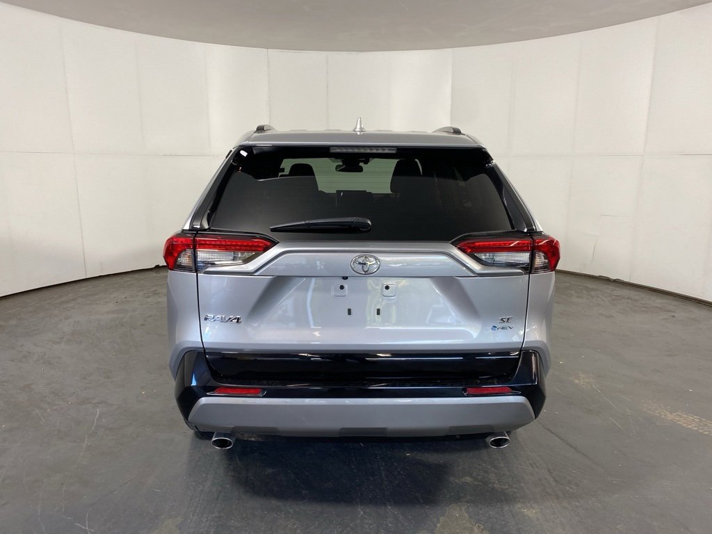 Used 2025 Toyota RAV4 SE image 7