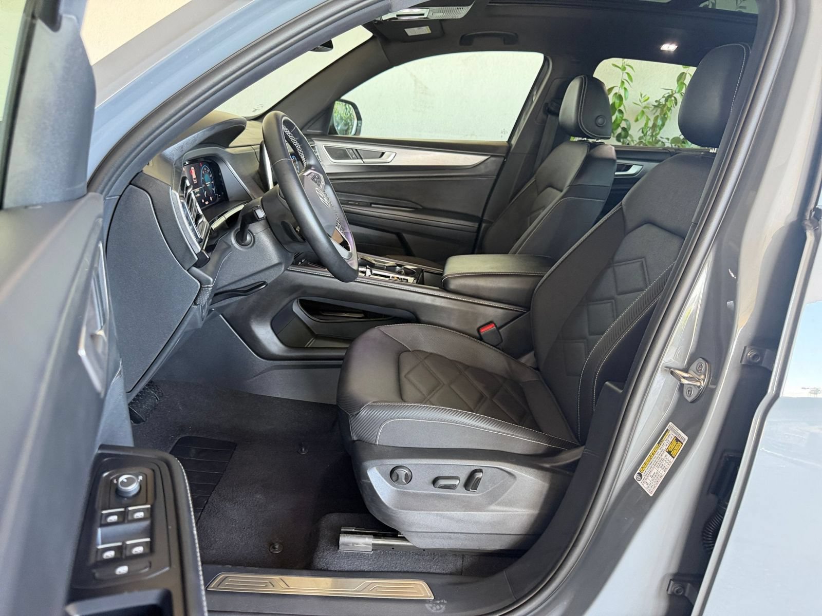 Used 2026 Volkswagen Atlas Cross Sport SE AWD/4WD image 40