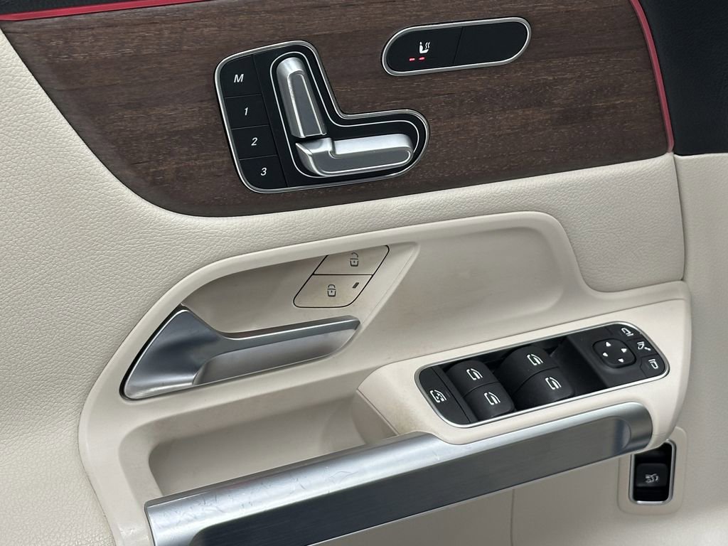 Certified 2023 Mercedes-Benz EQB 300 4MATIC image 10