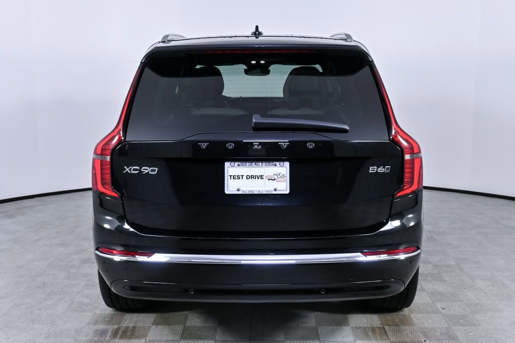 Certified 2025 Volvo XC90 B6 Plus image 32