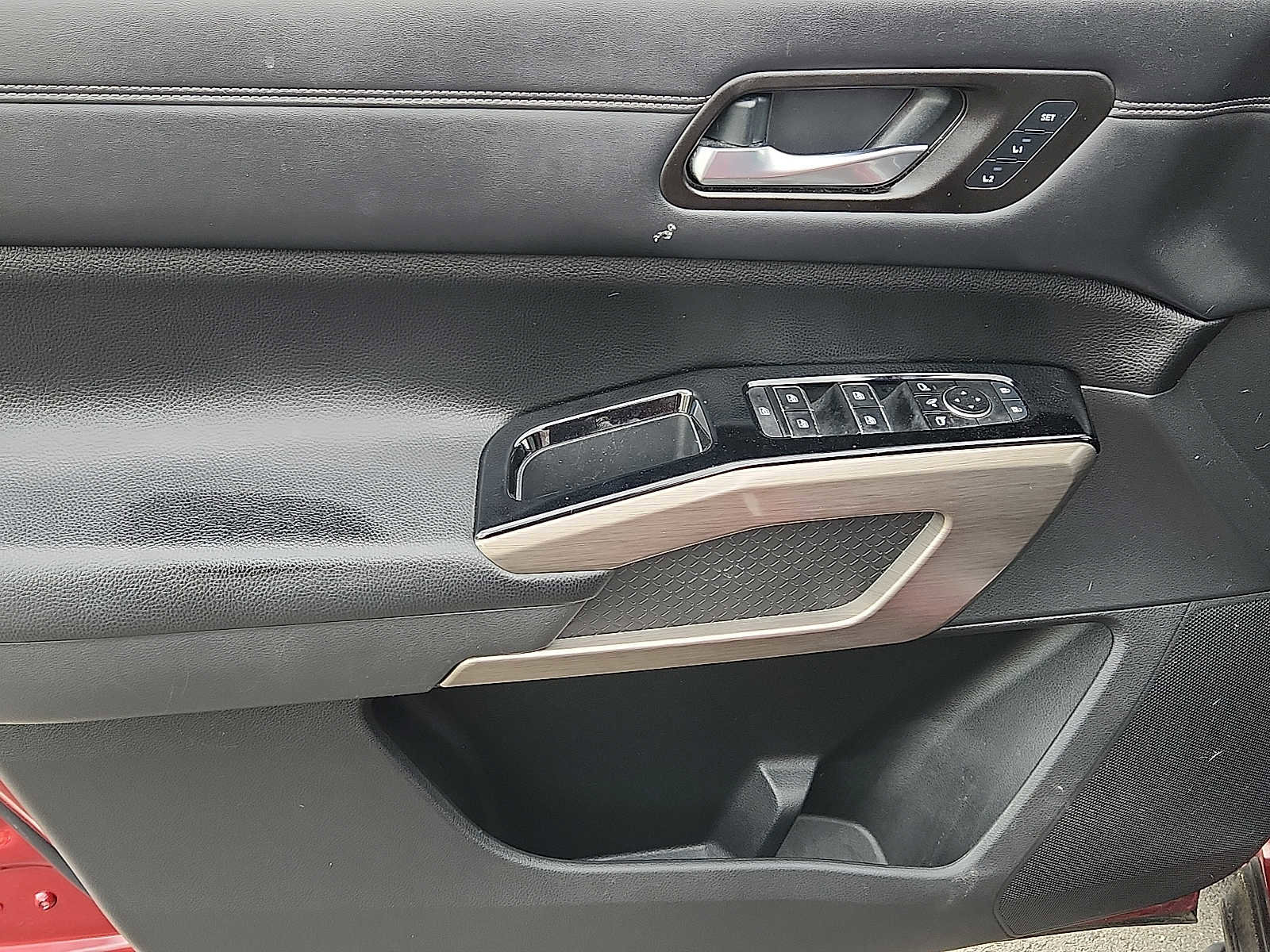 Used 2022 Nissan Pathfinder Platinum w/ Cargo Package AWD/4WD image 12