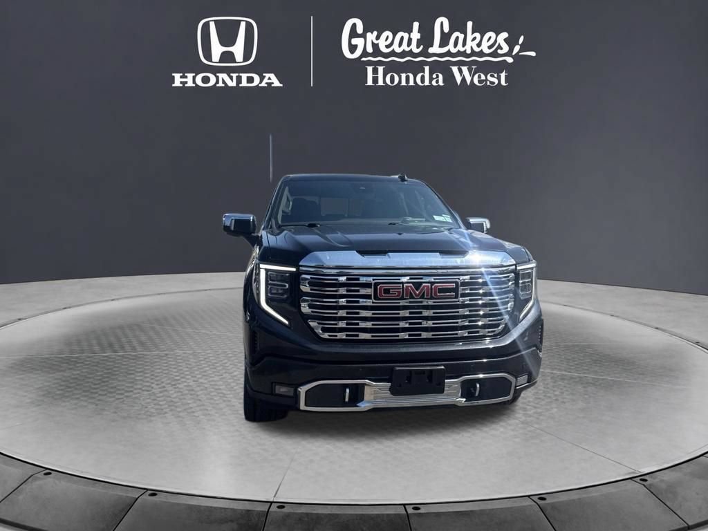 Used 2022 GMC Sierra 1500 Denali w/ Denali Reserve Package AWD/4WD image 2