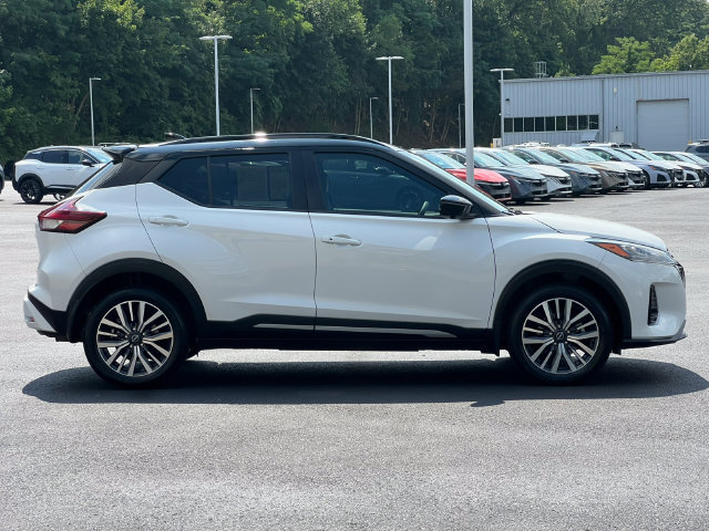 Used 2024 Nissan Kicks SR w/ SR Premium Package FWD image 38