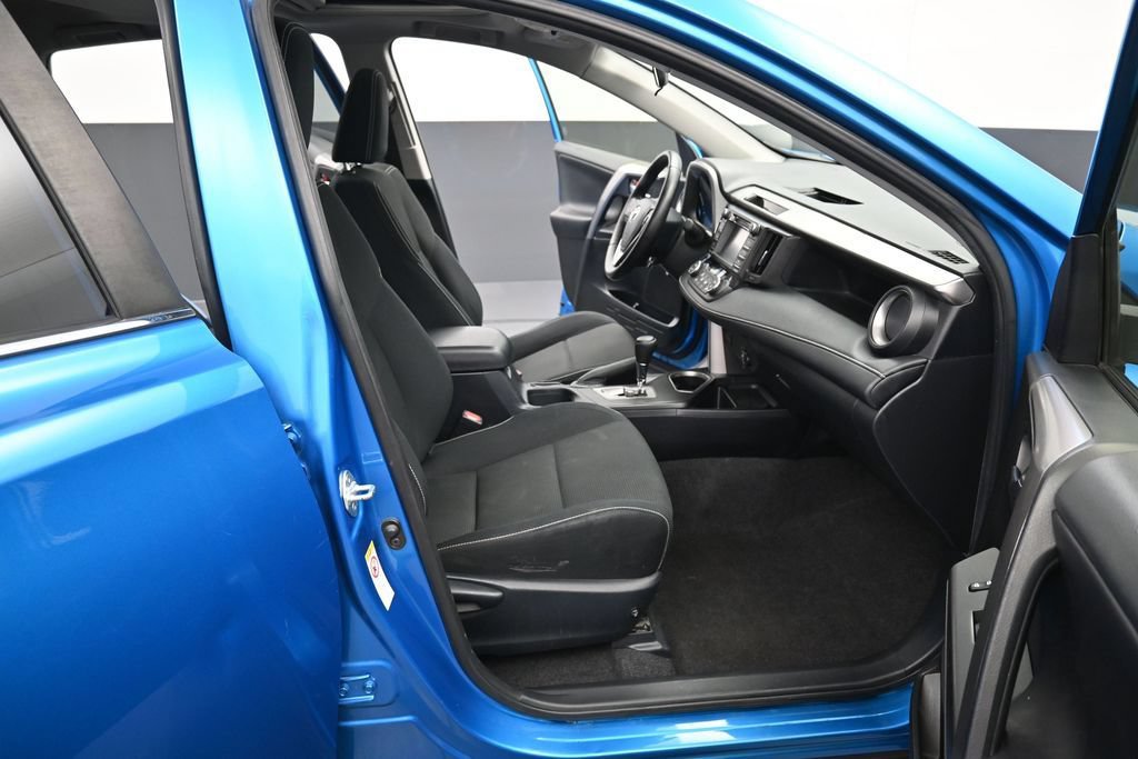 Certified 2016 Toyota RAV4 XLE AWD/4WD image 34