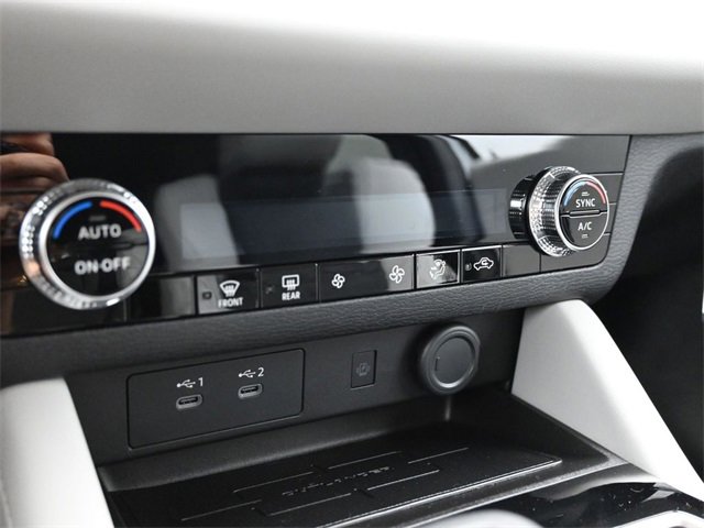 New 2025 Mitsubishi Outlander SE image 21