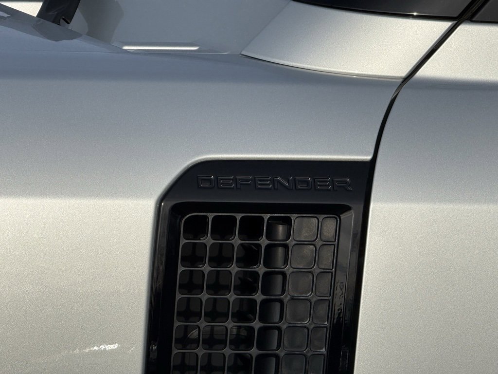 Certified 2023 Land Rover Defender 110 X-Dynamic SE image 40