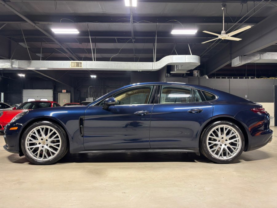 Used 2018 Porsche Panamera 4 image 1