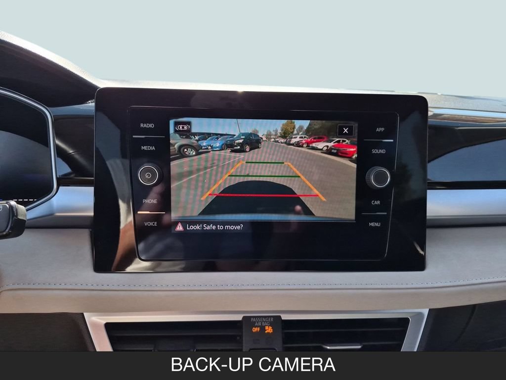 Used 2025 Volkswagen Taos SE FWD image 21