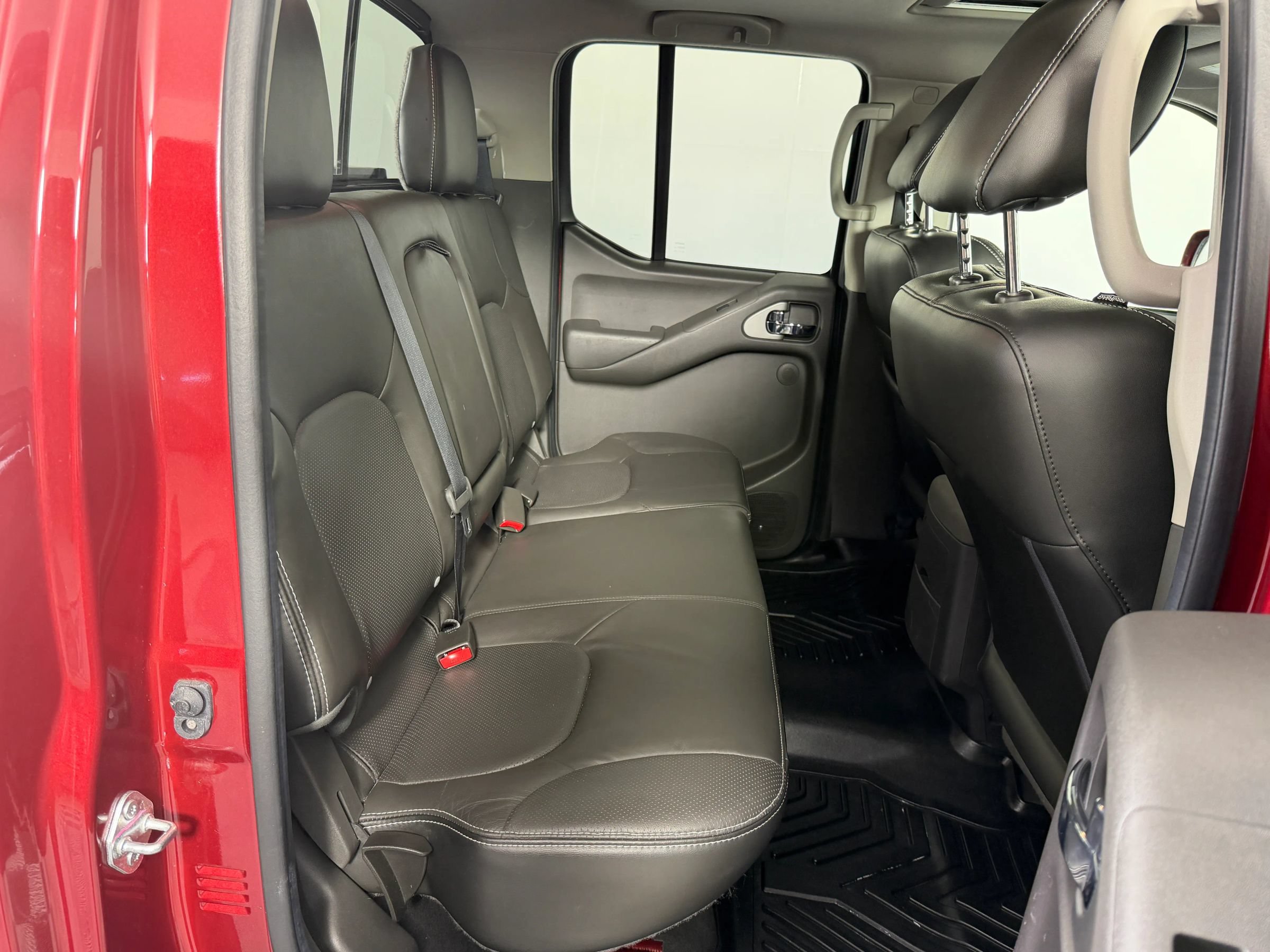 Used 2021 Nissan Frontier PRO-4X w/ Pro-4x Utility Package AWD/4WD image 31