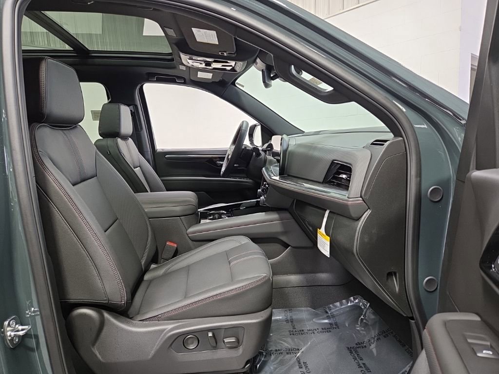 New 2026 Chevrolet Suburban RST image 10