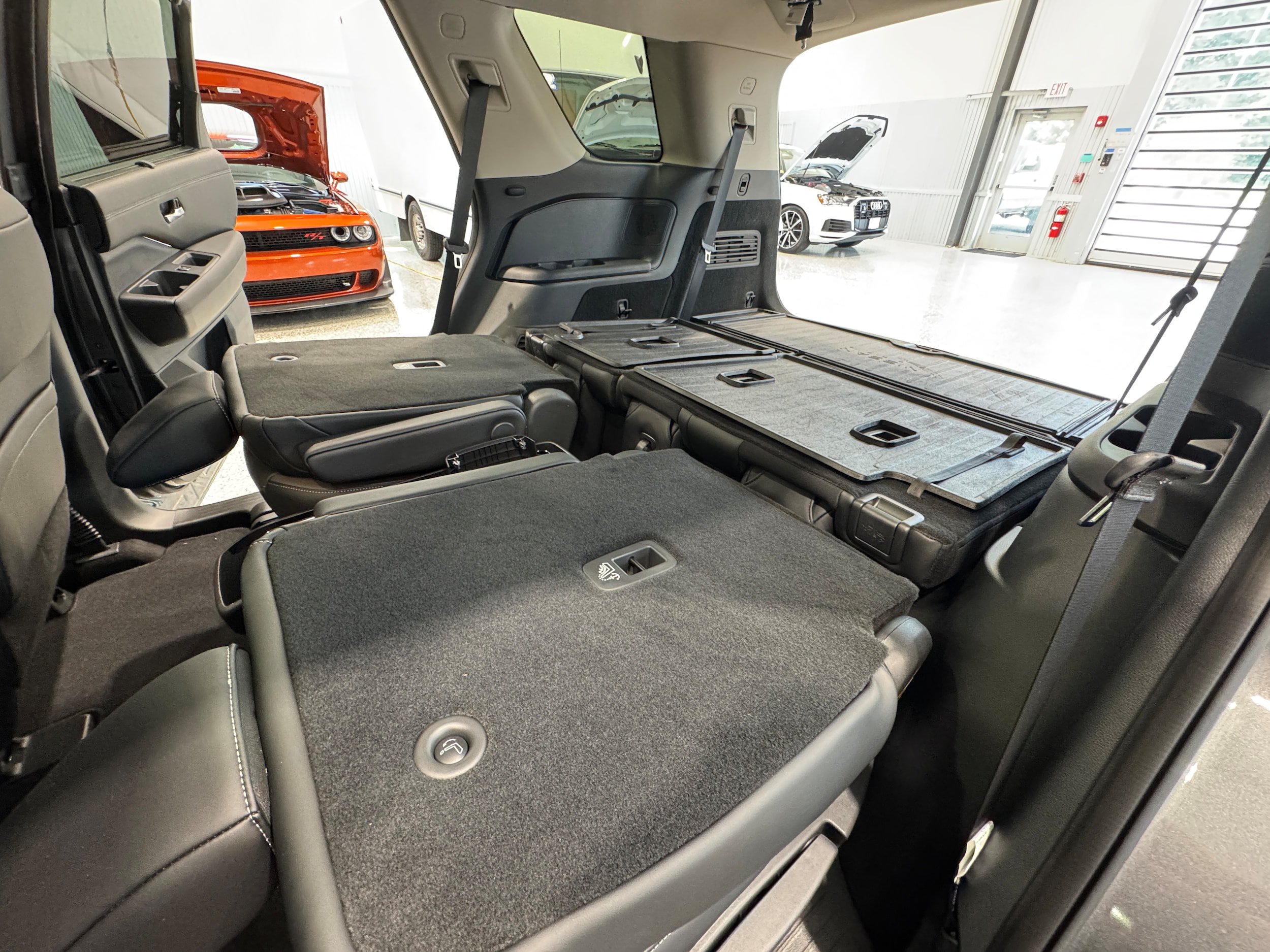 Used 2025 Nissan Pathfinder Platinum AWD/4WD image 10