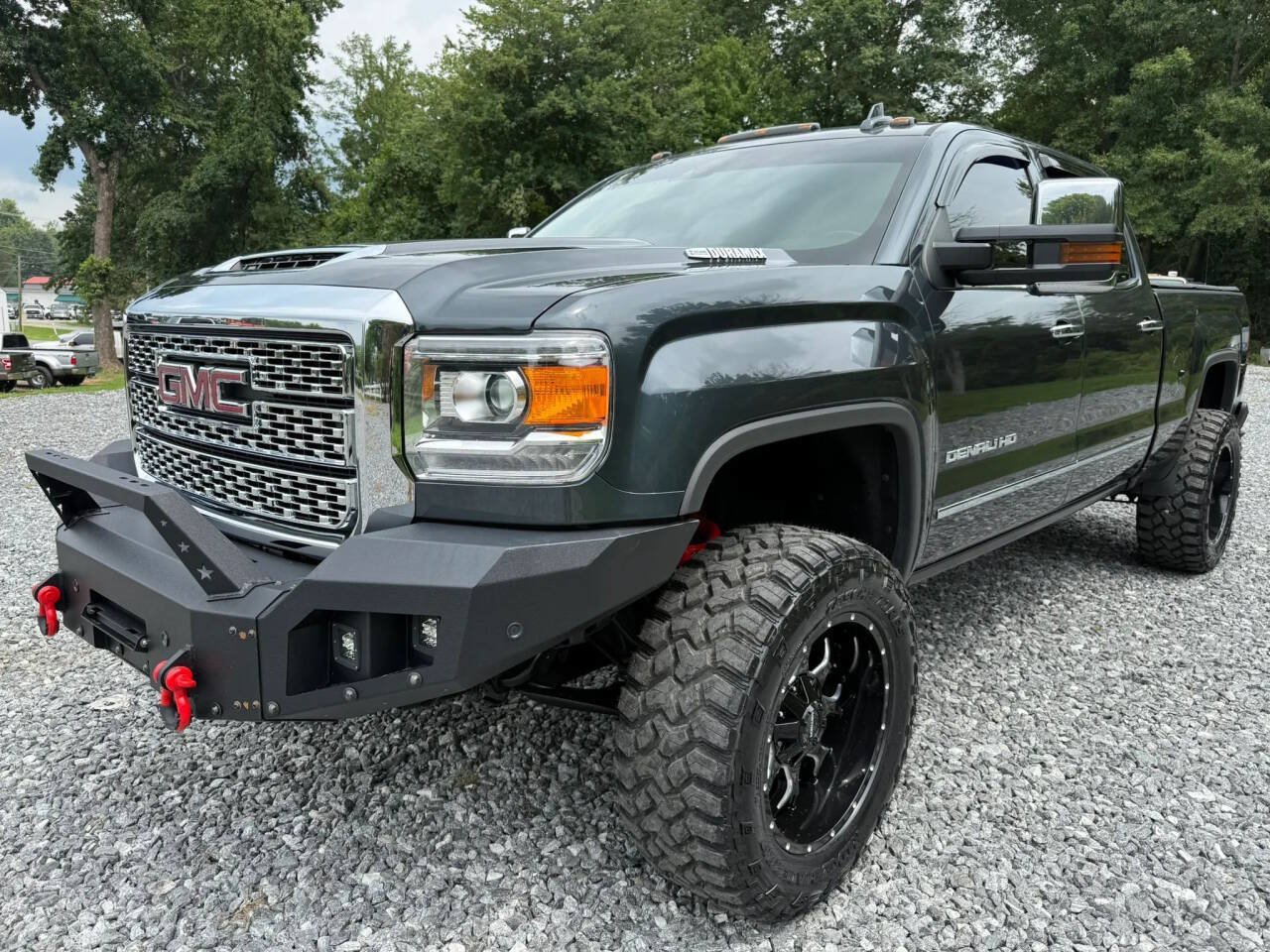 Used 2019 GMC Sierra 2500 Denali w/ Duramax Plus Package AWD/4WD image 3