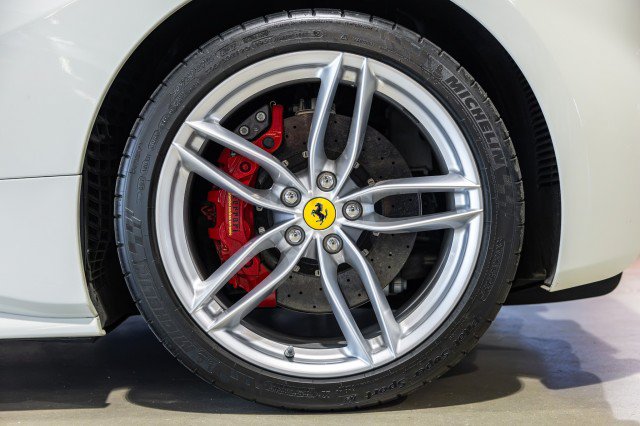 Used 2018 Ferrari 488 Spider RWD image 47