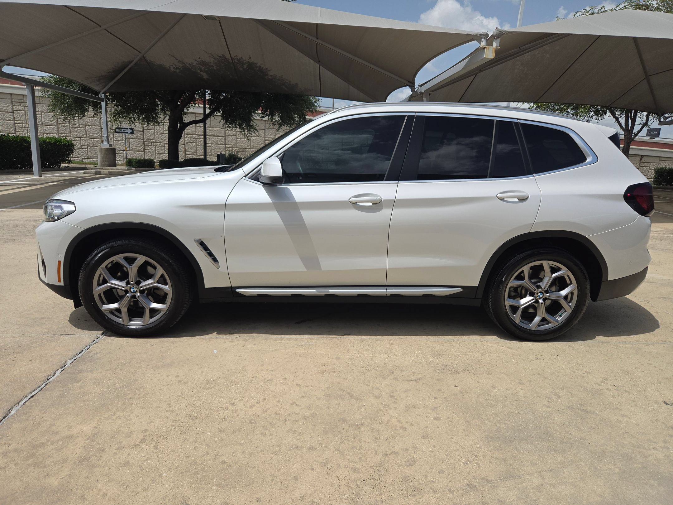 Used 2023 BMW X3 xDrive30i w/ Premium Package AWD/4WD image 6