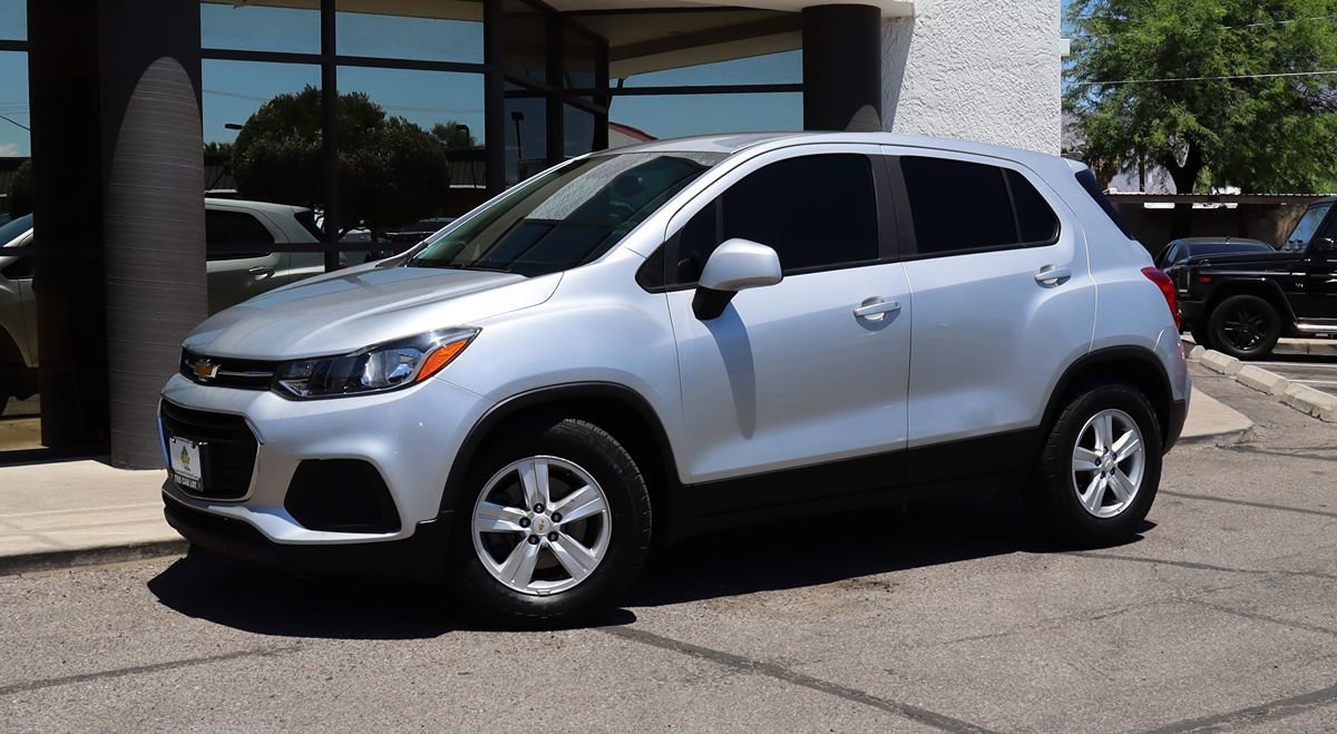 Used 2020 Chevrolet Trax LS w/ Tint and Cruise Package FWD image 3