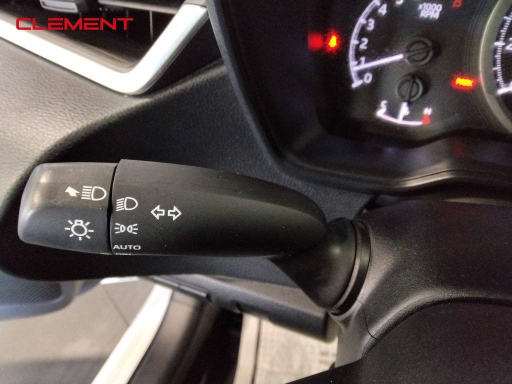 Used 2020 Toyota Corolla LE image 11