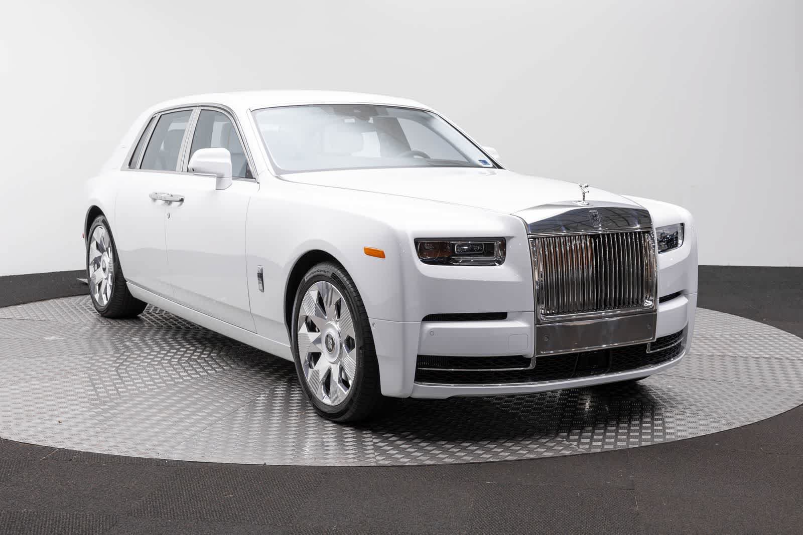 New 2027 Rolls-Royce Phantom Sedan RWD image 69