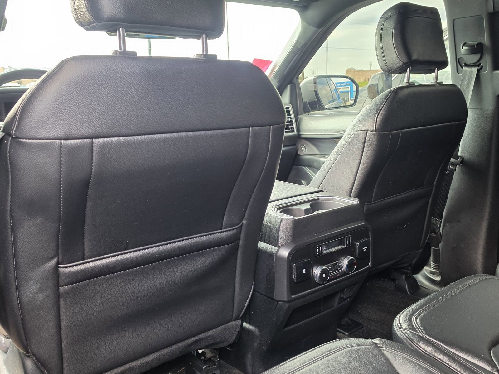 Used 2020 Ford Expedition Limited image 9