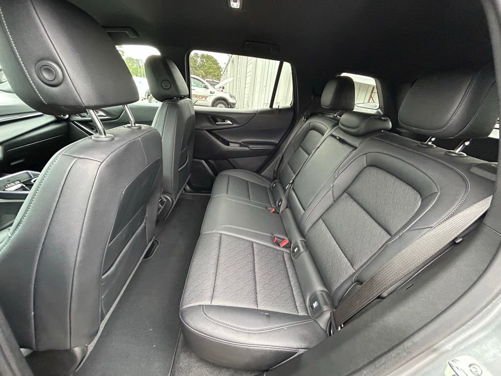 Used 2025 Chevrolet Equinox LT w/ Convenience Package II image 17
