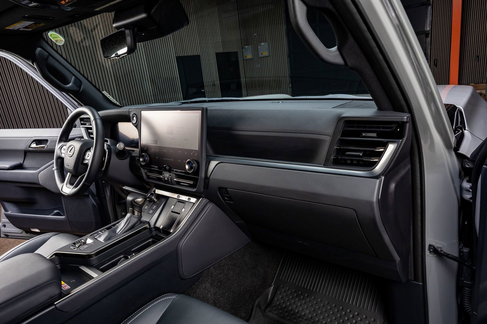 Used 2024 Lexus GX 550 image 18