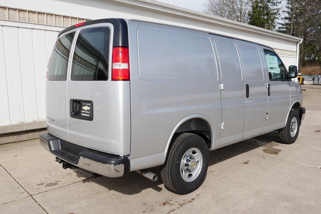 New 2025 Chevrolet Express 2500 w/ Enhanced Convenience Package image 7