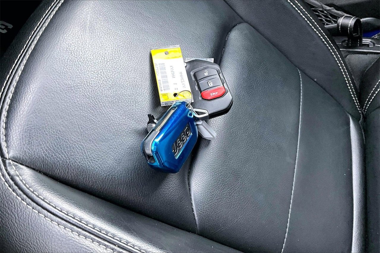 Used 2022 Jeep Wrangler Unlimited Sahara image 30