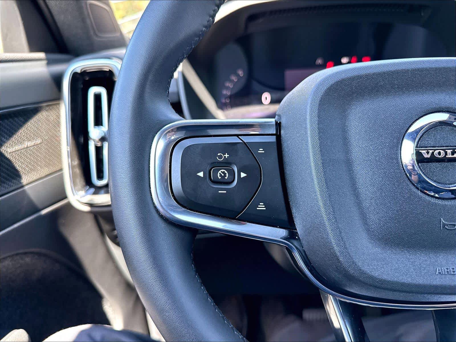 Used 2023 Volvo XC40 Recharge Ultimate AWD/4WD image 21