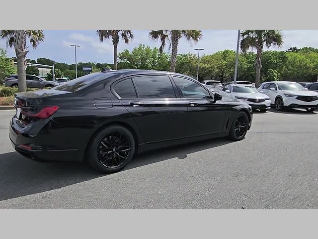 Used 2022 BMW 740i w/ Premium Package RWD image 26