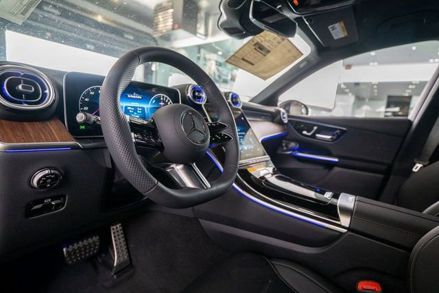 New 2025 Mercedes-Benz GLC 350e 4MATIC image 11