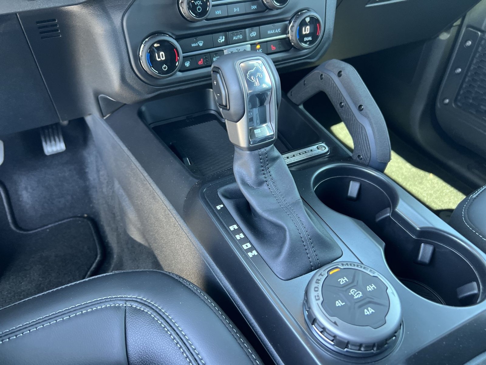 New 2025 Ford Bronco Outer Banks w/ Sasquatch Package AWD/4WD image 30