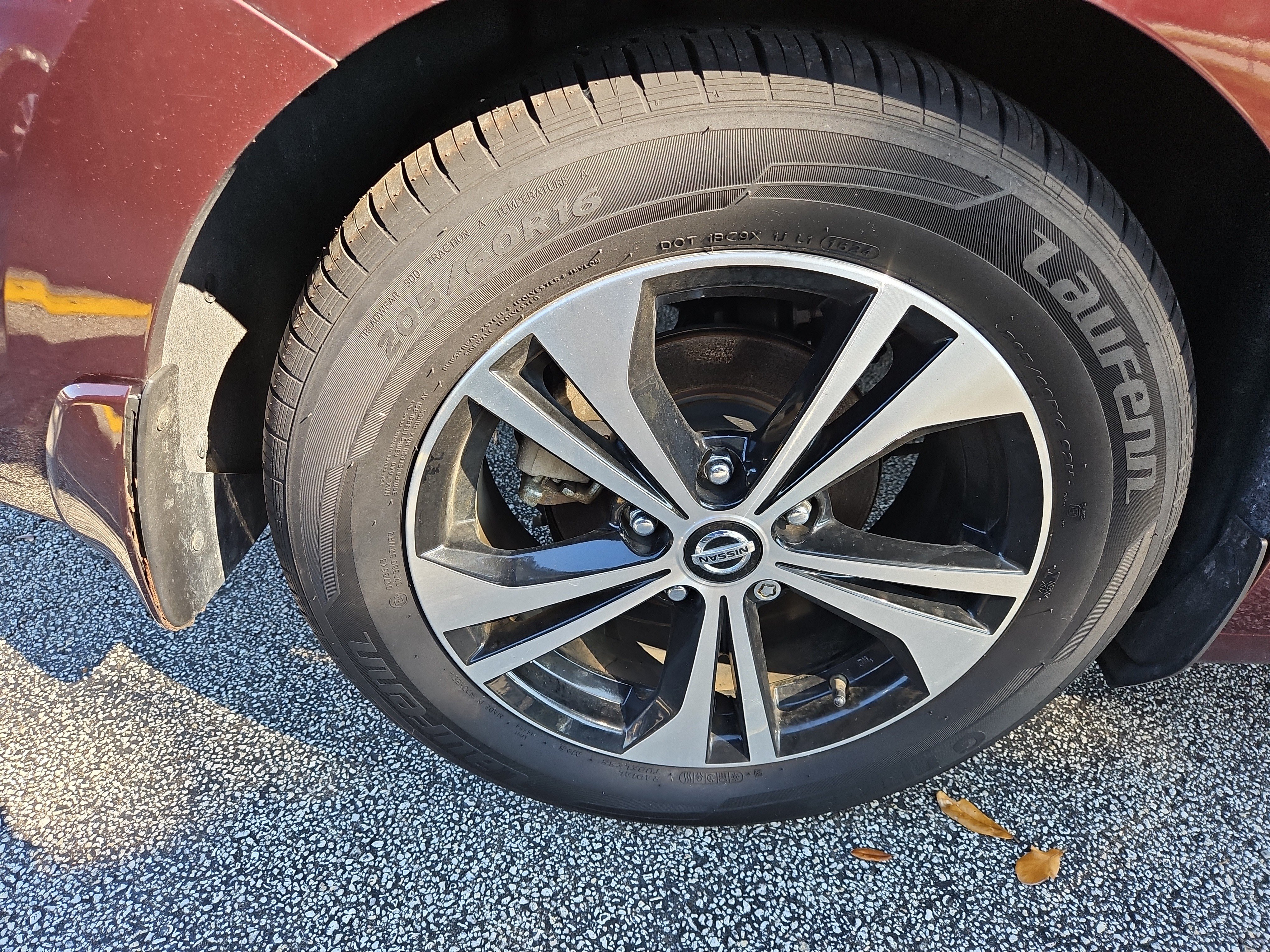 Used 2022 Nissan Sentra SV w/ All-Weather Package FWD image 4
