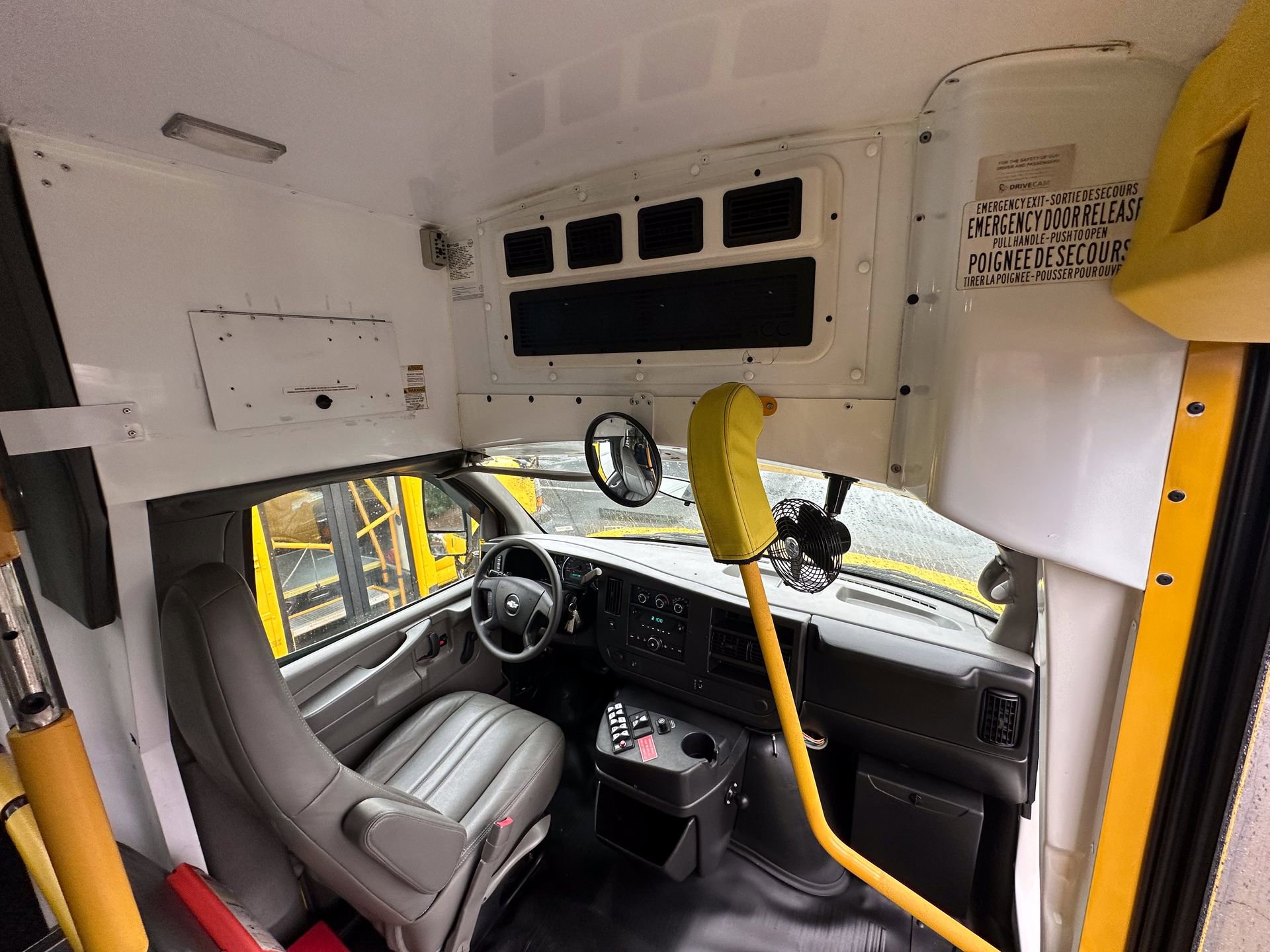 Used 2014 Chevrolet Express 3500 RWD image 12