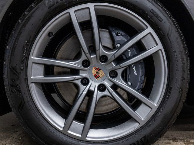 New 2026 Porsche Cayenne Coupe image 17