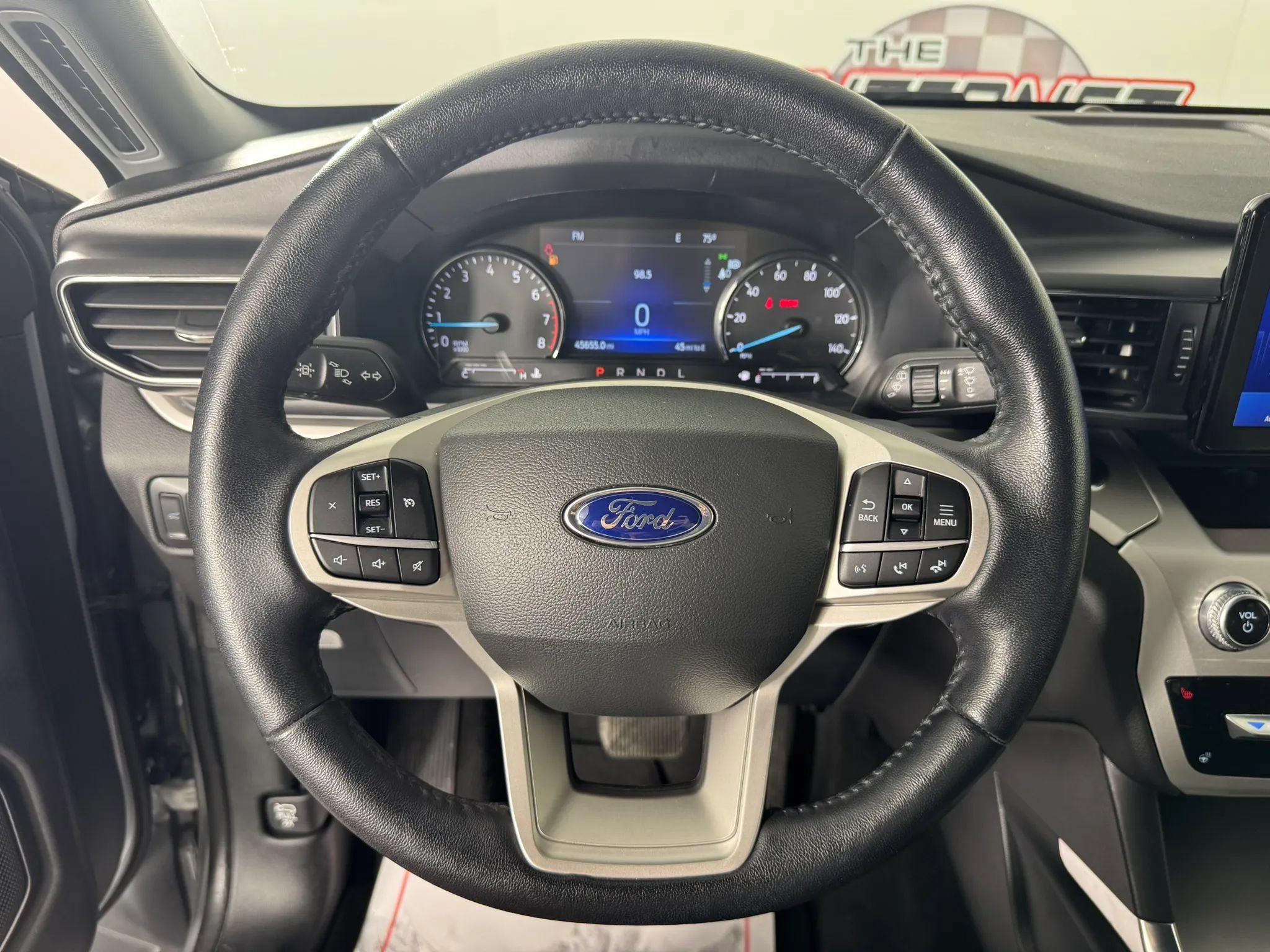Used 2022 Ford Explorer XLT w/ Equipment Group 202A AWD/4WD image 13