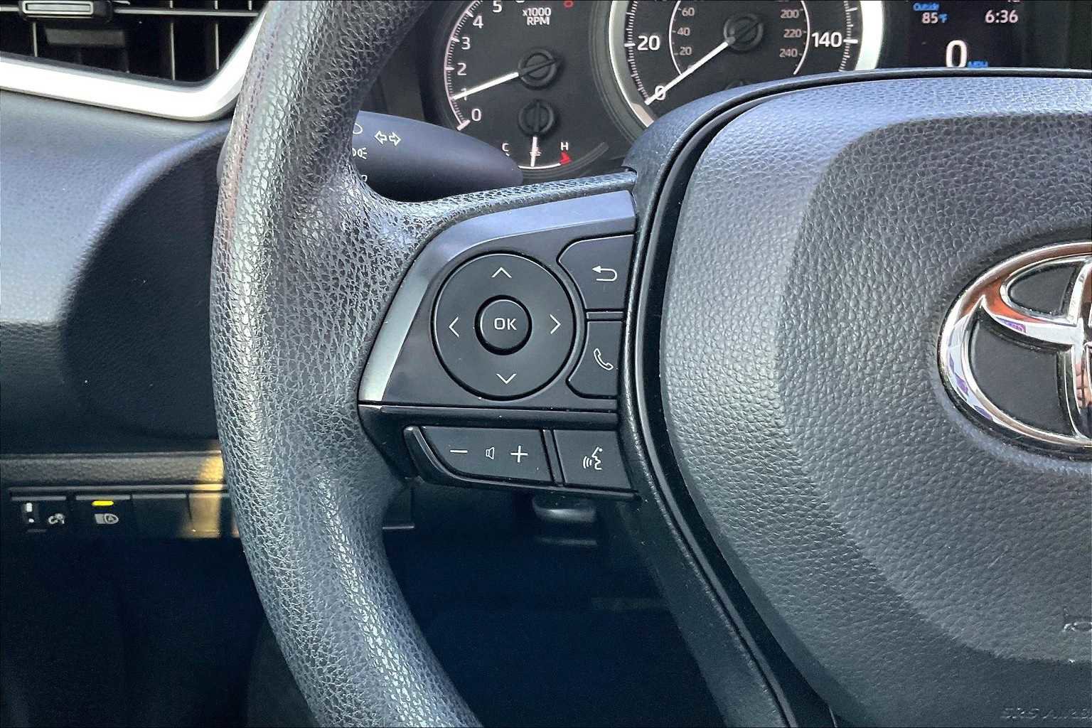 Used 2022 Toyota Corolla LE image 24