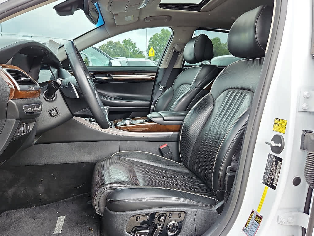 Used 2018 Genesis G90 3.3T Premium AWD/4WD image 12